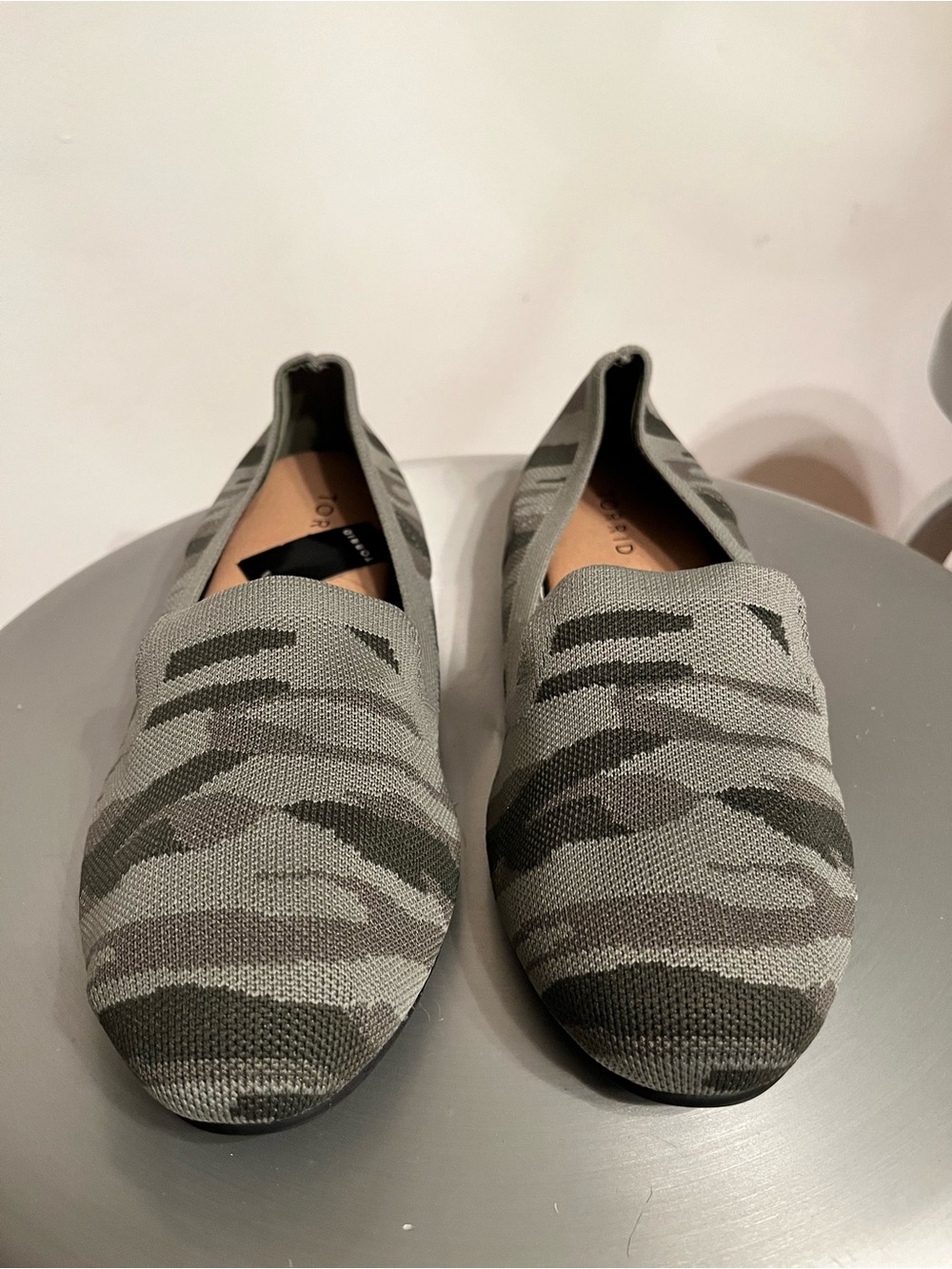 NWT Women’s Knit Camo Slip-On Flats Gray Camo Print Size 9.5
